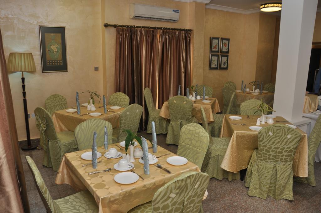 Chelsea Hotel Wuse II Mobushipe Exterior photo