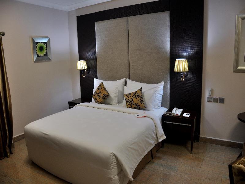 Chelsea Hotel Wuse II Mobushipe Exterior photo