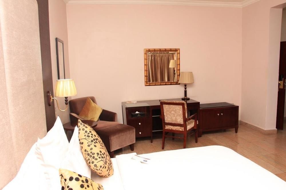 Chelsea Hotel Wuse II Mobushipe Exterior photo