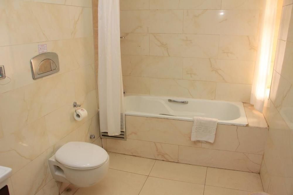 Chelsea Hotel Wuse II Mobushipe Exterior photo