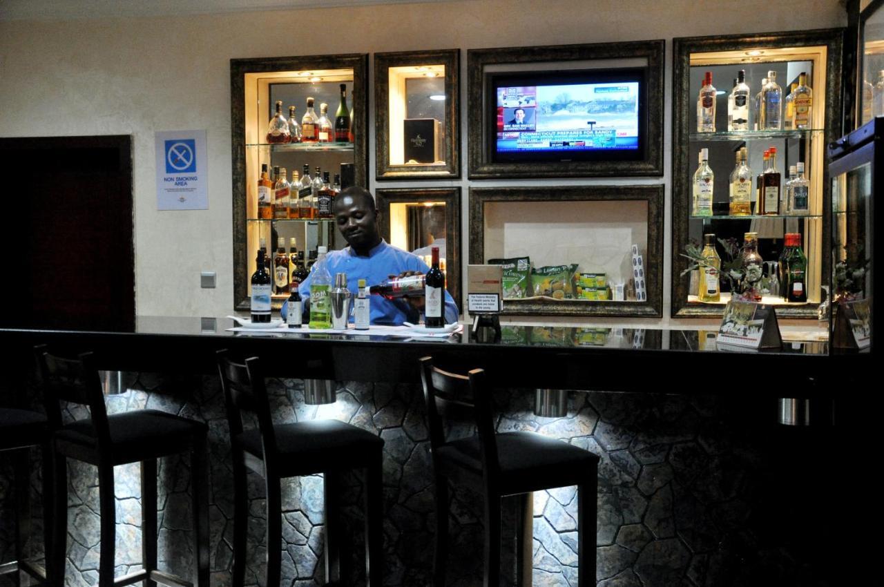 Chelsea Hotel Wuse II Mobushipe Exterior photo